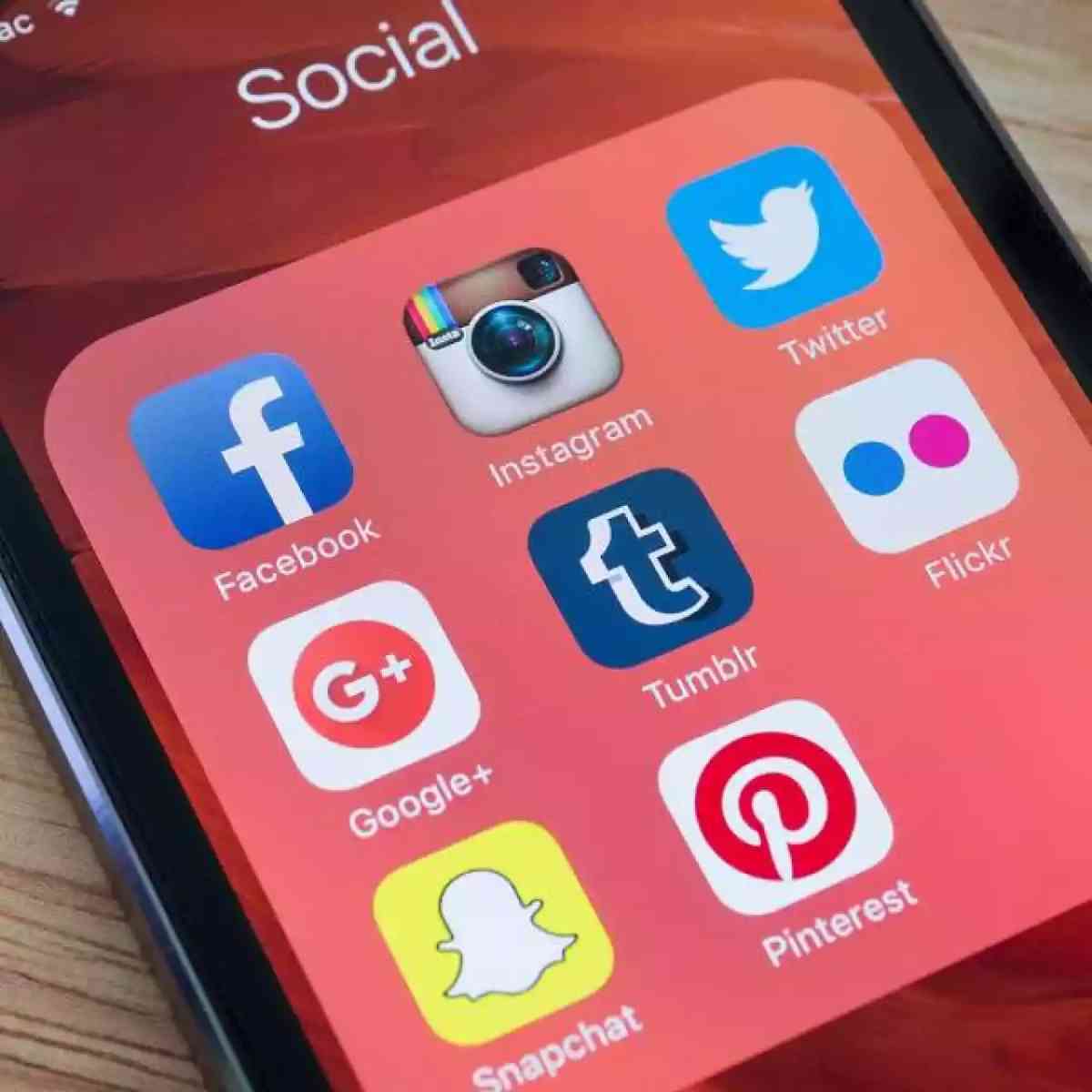 Ilustración para el artículo ¿Convienen las redes sociales hoy?